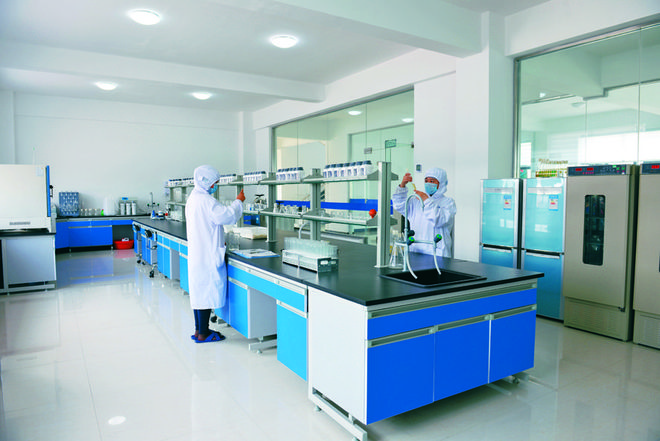 原料變廢為寶再利用 榮成藍(lán)潤生物科技提取金槍魚精華制造新產(chǎn)品